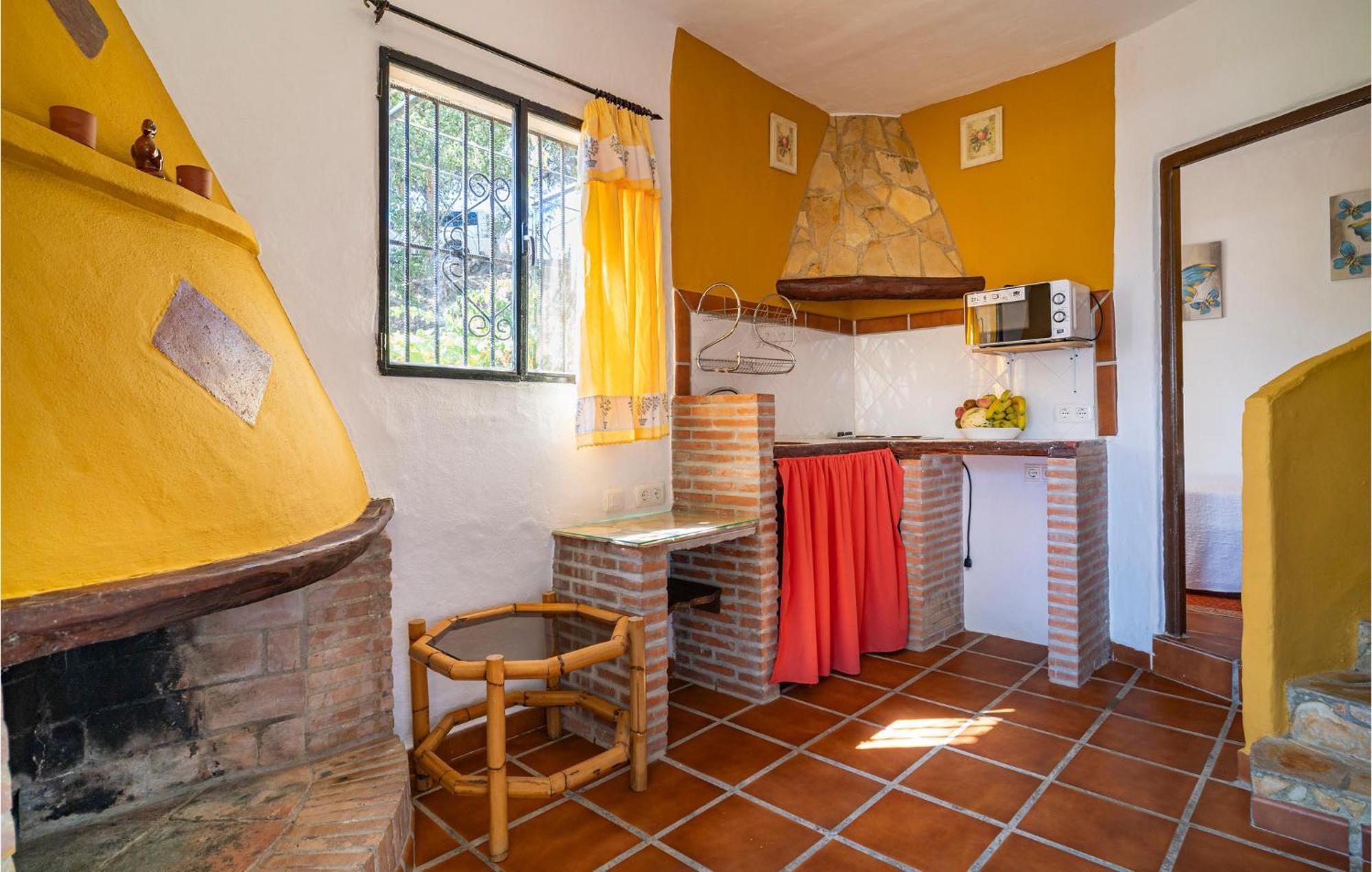 Amazing Cottage In Algatocin With Kitchen Extérieur photo